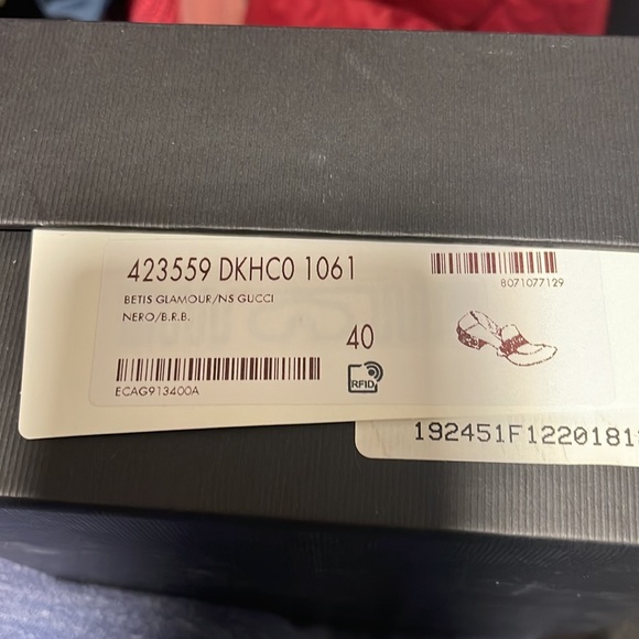 Like new Gucci Pearl leather mid-heel loafer/ Slipper - Picture 6 of 6